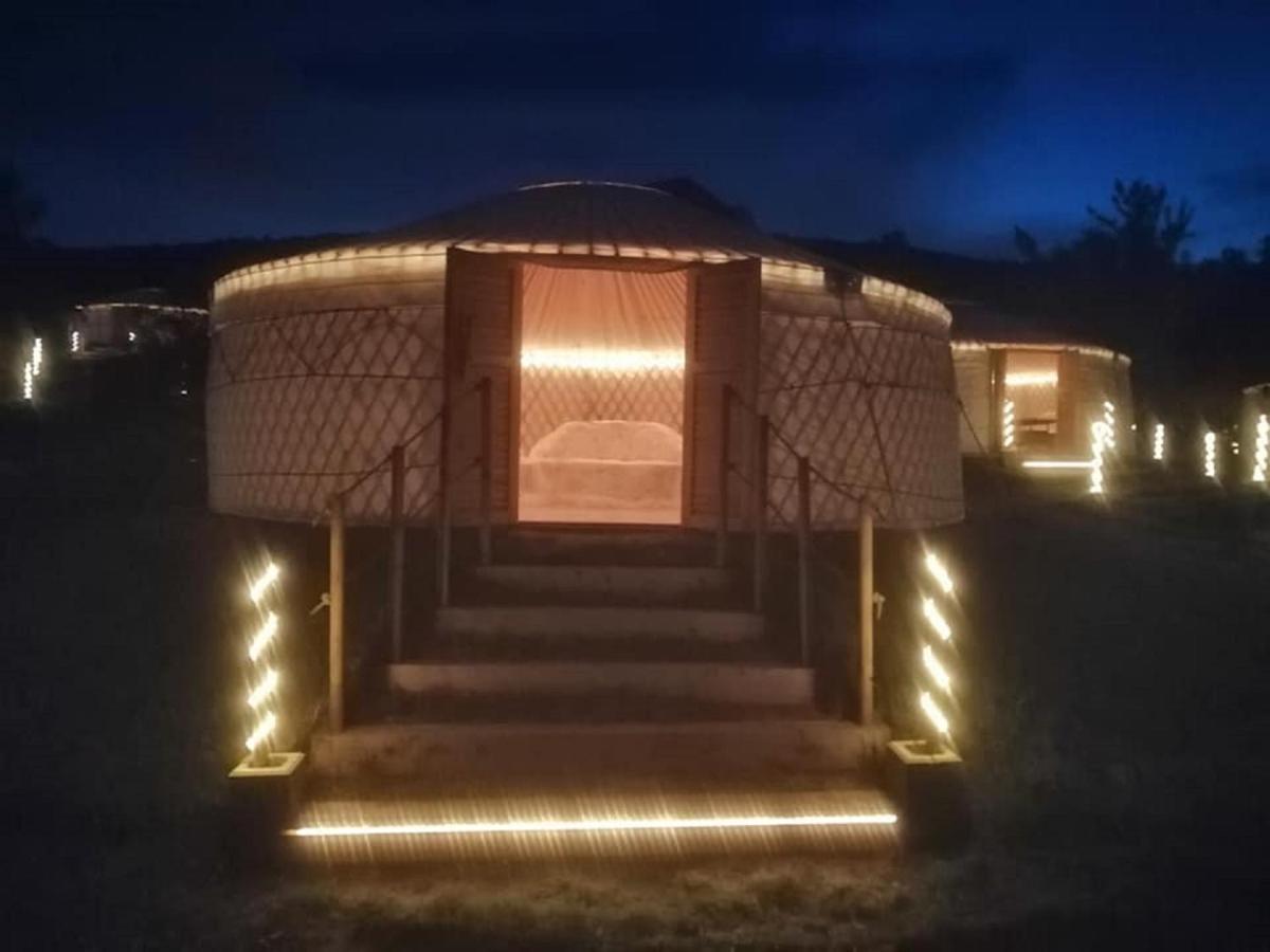 Jurta Hotel Balatongyoeroek מראה חיצוני תמונה