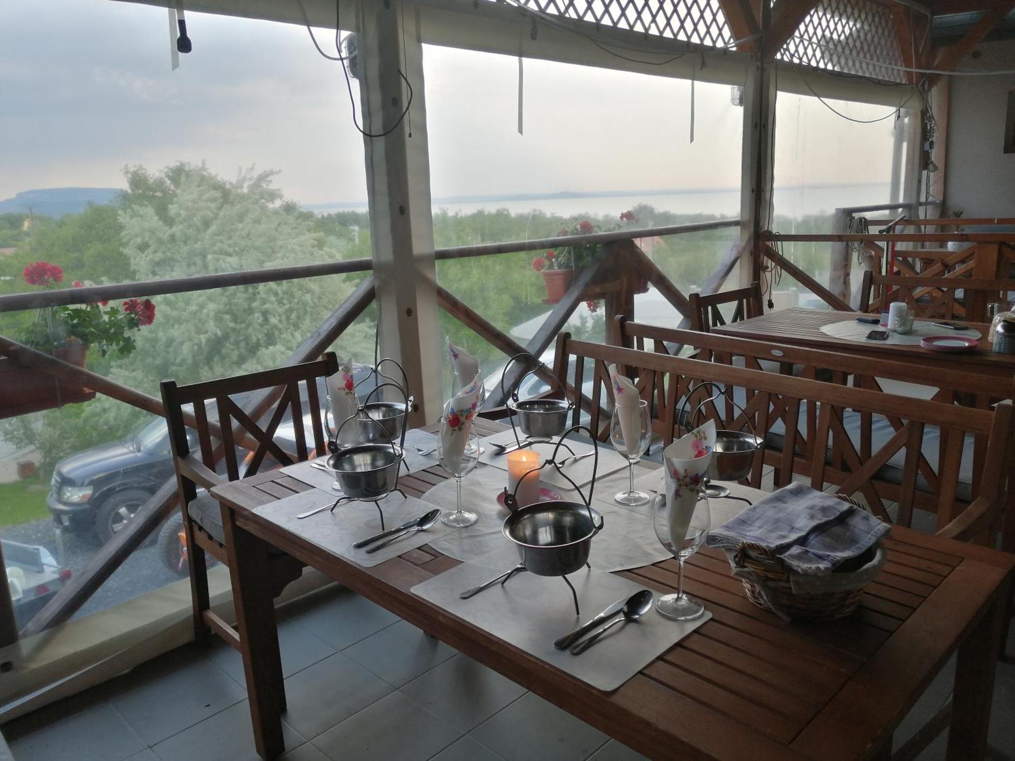 Jurta Hotel Balatongyoeroek מראה חיצוני תמונה
