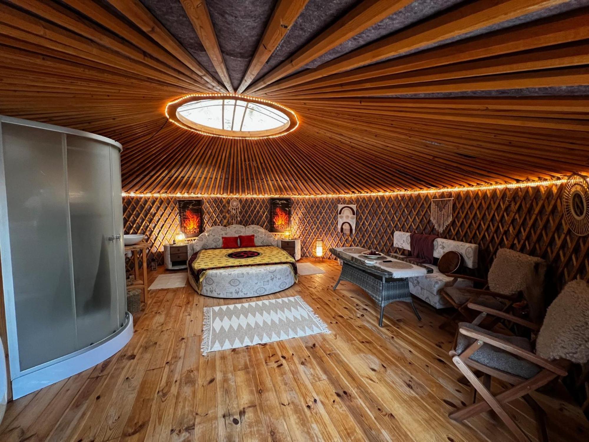 Jurta Hotel Balatongyoeroek מראה חיצוני תמונה