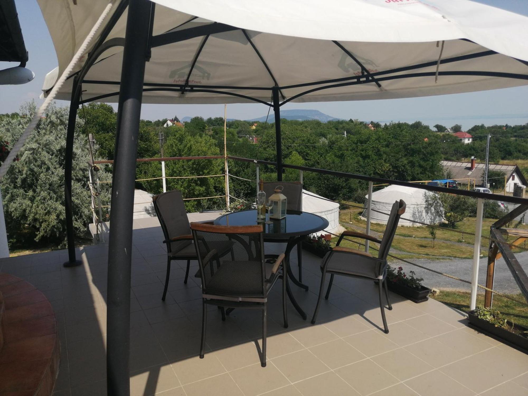 Jurta Hotel Balatongyoeroek מראה חיצוני תמונה