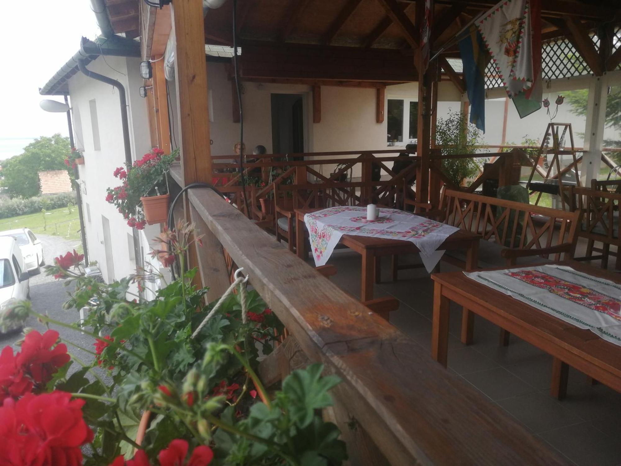 Jurta Hotel Balatongyoeroek מראה חיצוני תמונה