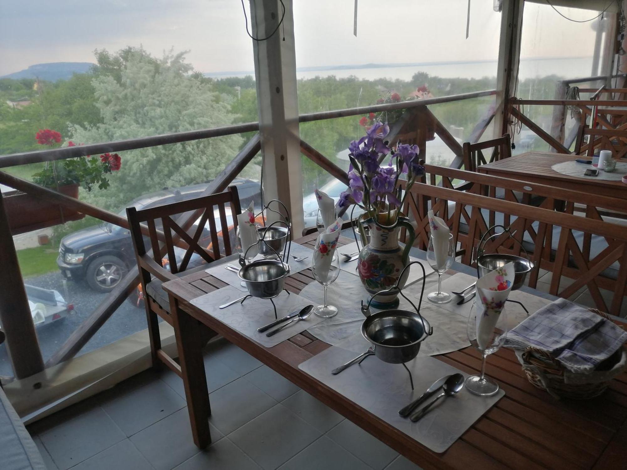 Jurta Hotel Balatongyoeroek מראה חיצוני תמונה